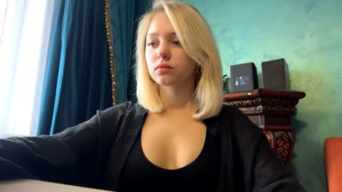 Eva  1st day online show from 06.19.26