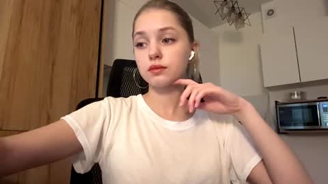 Eva  1st day online show from 07.22.26