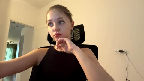 Eva  1st day online show from 07.24.26