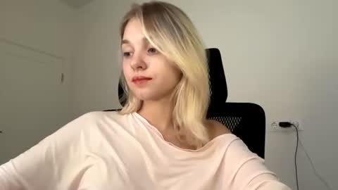 Eva  1st day online show from 07.28.26