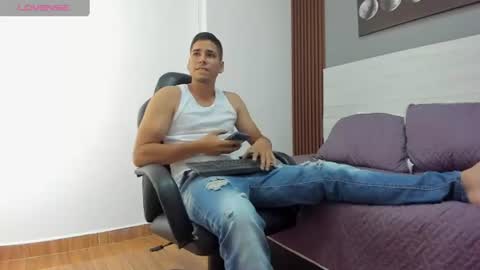 Snapshot of mauro_boy chatting on 07.02.26 mauro_boy online show from 07.02.26