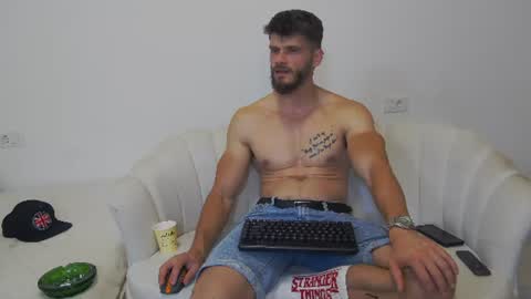 Snapshot of mauro_real_man chatting on 06.25.26 mauro_real_man online show from 06.25.26