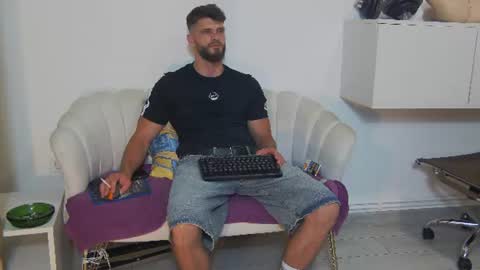 Snapshot of mauro_real_man chatting on 07.01.26 mauro_real_man online show from 07.01.26