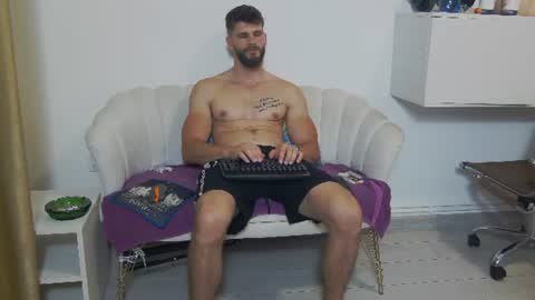 Snapshot of mauro_real_man chatting on 07.07.26 mauro_real_man online show from 07.07.26