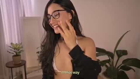 Maria Victoria Schedule 2pm until 9pm GMT-5 online show from 10.05.25