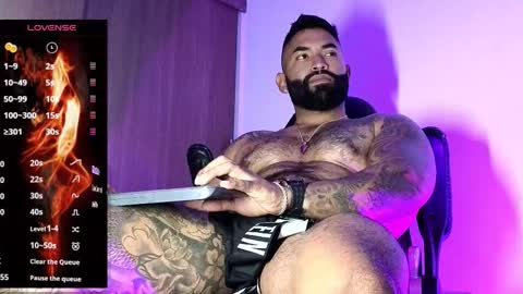 max__prada online show from 10.12.25