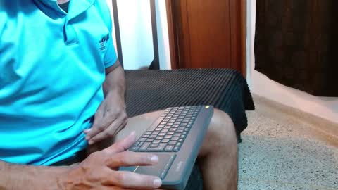 Max  Ashley online show from 02.02.25