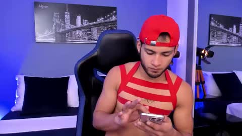 Snapshot of max_conor_ chatting on 09.10.25 Max Conor online show from 09.10.25