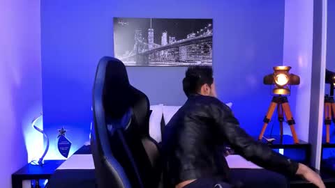 Snapshot of max_conor_ chatting on 09.16.25 Max Conor online show from 09.16.25