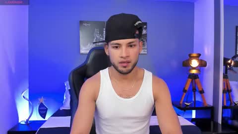 Snapshot of max_conor_ chatting on 10.09.25 Max Conor online show from 10.09.25