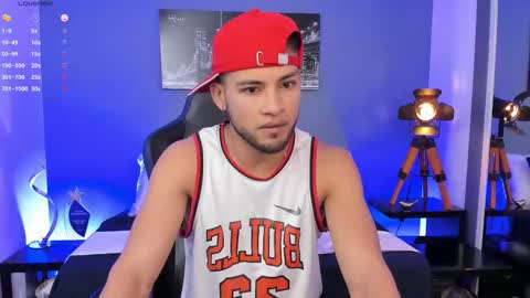 Snapshot of max_conor_ chatting on 10.10.25 Max Conor online show from 10.10.25