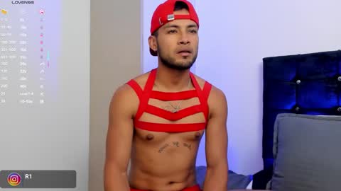 Snapshot of max_conor_ chatting on 10.22.25 Max Conor online show from 10.22.25