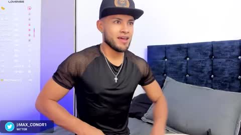 Snapshot of max_conor_ chatting on 10.29.25 Max Conor online show from 10.29.25