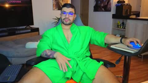 Max online show from 11.11.25