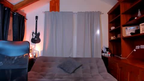 max D. online show from 01.22.25