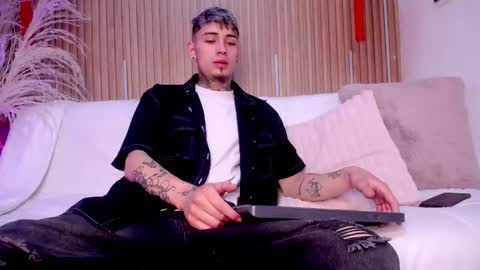 Snapshot of max_hader chatting on 02.28.26 Max online show from 02.28.26