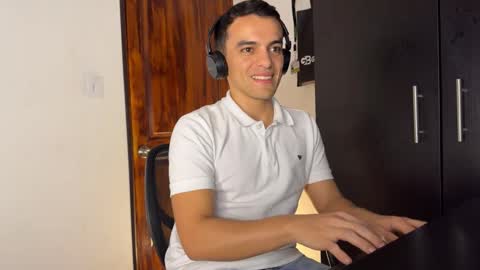 Max Lancaster online show from 12.07.24