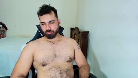 Snapshot of max_love25 chatting on 09.25.25 max_love25 online show from 09.25.25