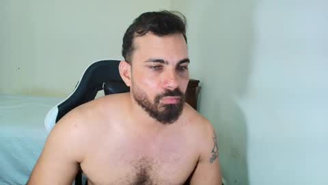 Snapshot of max_love25 chatting on 10.08.25 max_love25 online show from 10.08.25