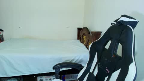 Snapshot of max_love25 chatting on 10.26.25 max_love25 online show from 10.26.25