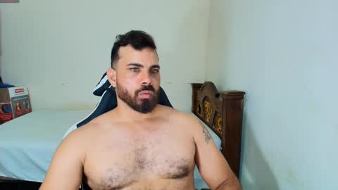 Snapshot of max_love25 chatting on 11.01.25 max_love25 online show from 11.01.25