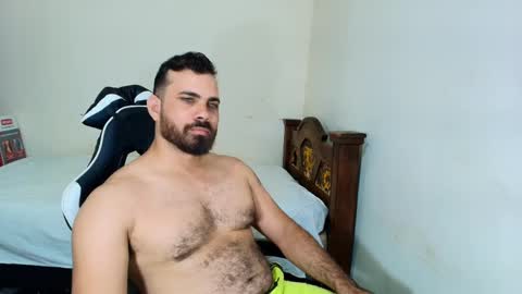 Snapshot of max_love25 chatting on 11.04.25 max_love25 online show from 11.04.25