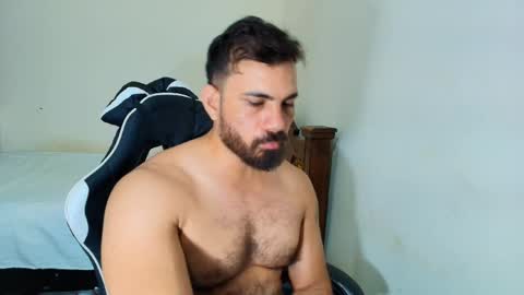 Snapshot of max_love25 chatting on 11.08.25 max_love25 online show from 11.08.25