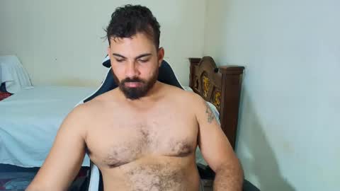 Snapshot of max_love25 chatting on 11.21.25 max_love25 online show from 11.21.25