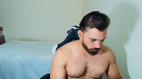 Snapshot of max_love25 chatting on 11.24.25 max_love25 online show from 11.24.25