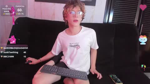 Snapshot of max_lover1 chatting on 02.03.25 Max lover1 online show from 02.03.25