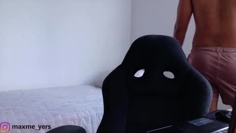 Snapshot of max_meyer chatting on 09.30.25 max_meyer online show from 09.30.25