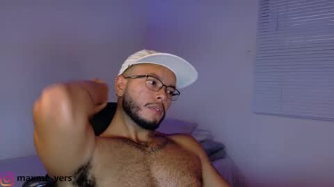 Snapshot of max_meyer chatting on 10.07.25 max_meyer online show from 10.07.25