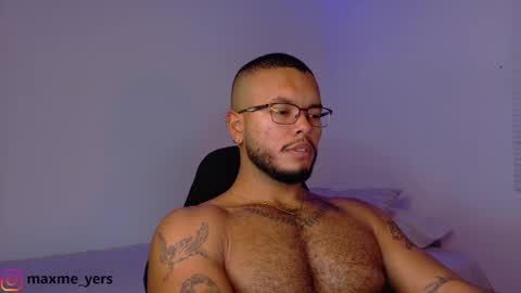 Snapshot of max_meyer chatting on 10.11.25 max_meyer online show from 10.11.25