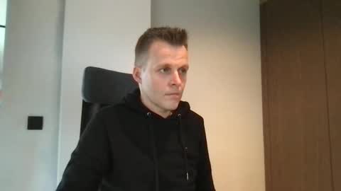 Snapshot of max_straight_1 chatting on 12.27.24 Max take off clothes online show from 12.27.24