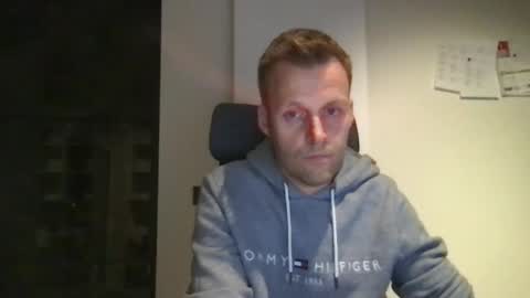 Snapshot of max_straight_1 chatting on 01.28.25 Max take off clothes online show from 01.28.25