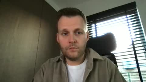 Snapshot of max_straight_1 chatting on 03.03.25 Max take off clothes online show from 03.03.25