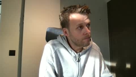 Snapshot of max_straight_1 chatting on 01.19.26 Max take off clothes online show from 01.19.26