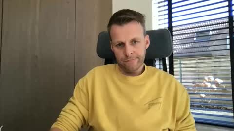 Snapshot of max_straight_1 chatting on 03.02.26 Max take off clothes online show from 03.02.26