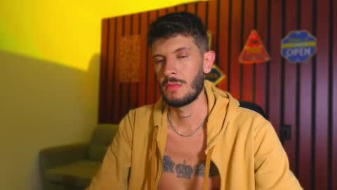 Max Taylor online show from 10.23.25