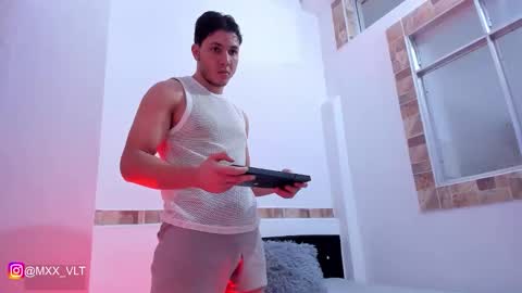 Snapshot of max_valiant1 chatting on 11.02.25 max_valiant1 online show from 11.02.25