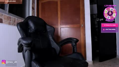 Snapshot of max_valiant1 chatting on 11.28.25 max_valiant1 online show from 11.28.25