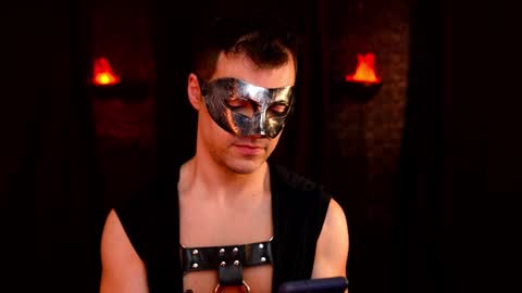 Max Hughes online show from 10.31.25