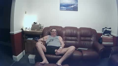 Snapshot of maxi_johnes chatting on 12.20.24 MAX online show from 12.20.24