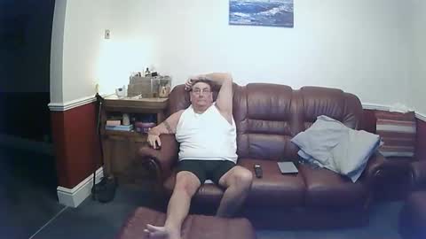 Snapshot of maxi_johnes chatting on 01.18.25 MAX online show from 01.18.25