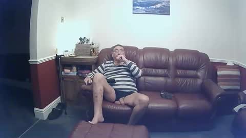 Snapshot of maxi_johnes chatting on 01.26.25 MAX online show from 01.26.25