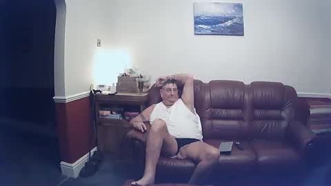 Snapshot of maxi_johnes chatting on 02.08.25 MAX online show from 02.08.25