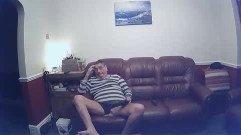 Snapshot of maxi_johnes chatting on 02.15.25 MAX online show from 02.15.25