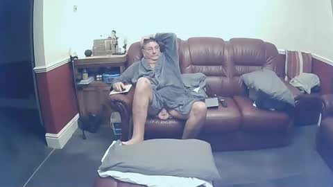 Snapshot of maxi_johnes chatting on 10.03.25 MAX online show from 10.03.25