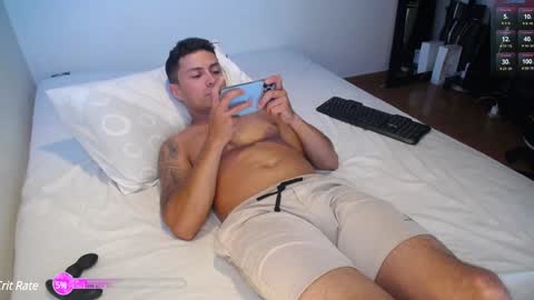 Snapshot of maxi_mux1 chatting on 12.10.24 MAXI online show from 12.10.24