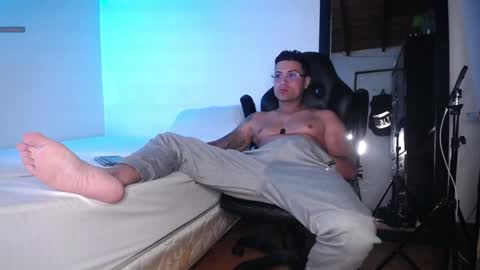 Snapshot of maxi_mux1 chatting on 02.07.25 MAXI online show from 02.07.25